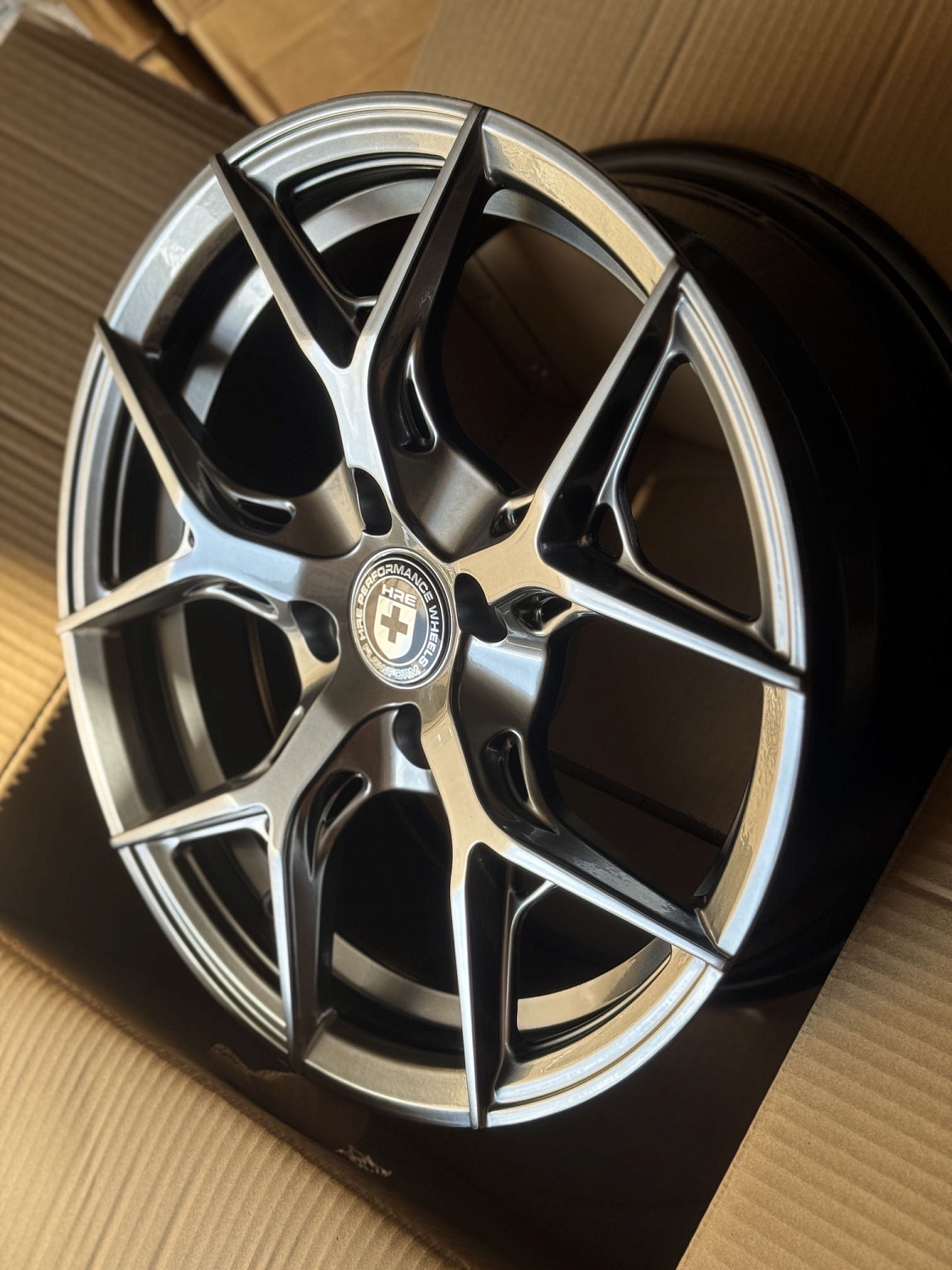 Диск STG XN-5088 6.5x15 4/100 ET35 D67.1 HB